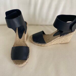 Vince Sandals